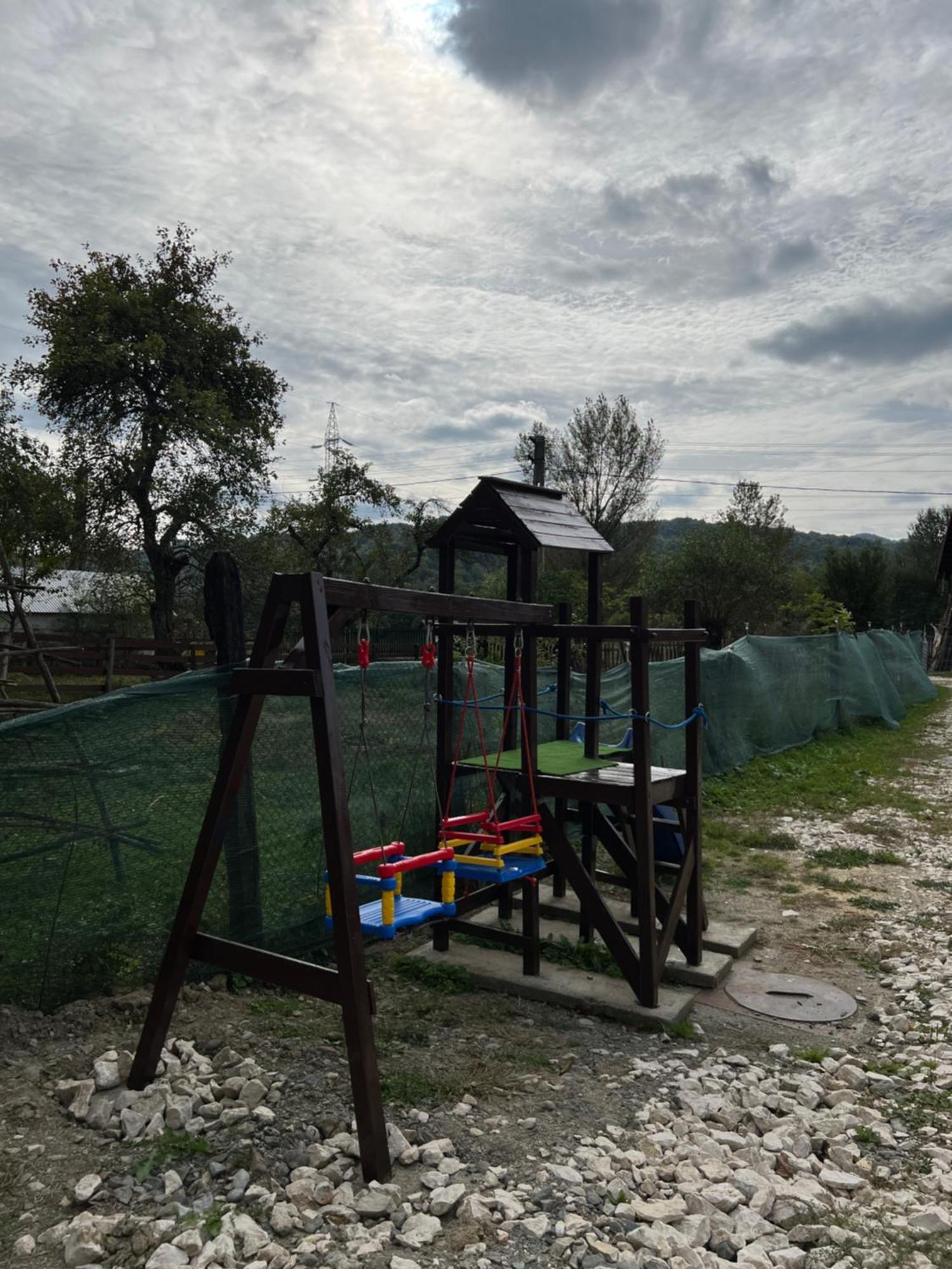 Casa Lupilor Transfagarasan Villa Căpăţîneni-Ungureni Kültér fotó